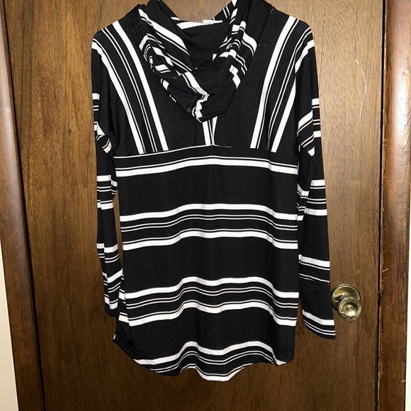 Lularoe Amber - Picture 2 of 2